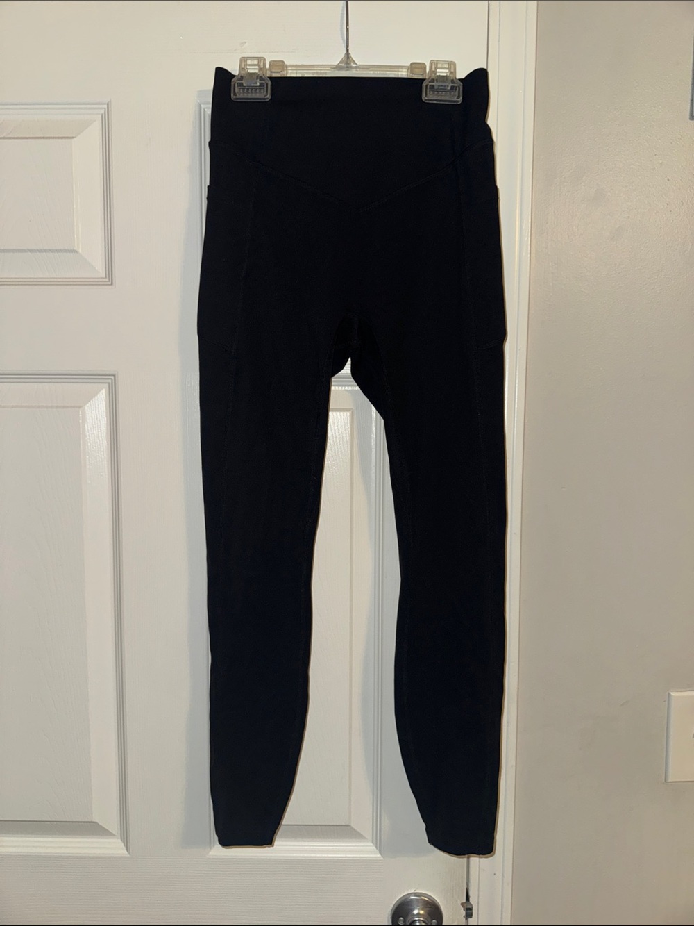 HALARA Black High-Waist Contour Pocket Leggings